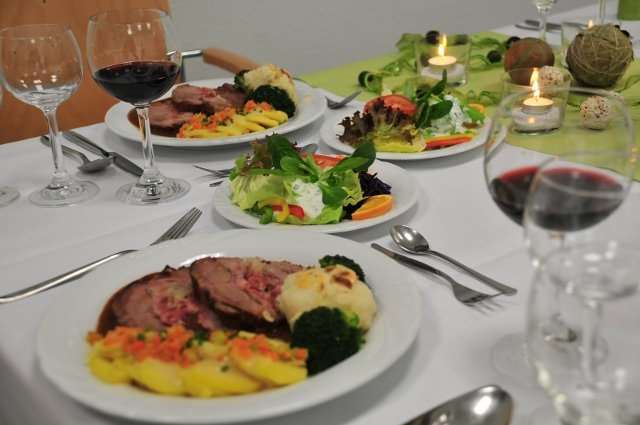 Akzent Hotel Stadt Schluechtern ***S Restoran fotoğraf